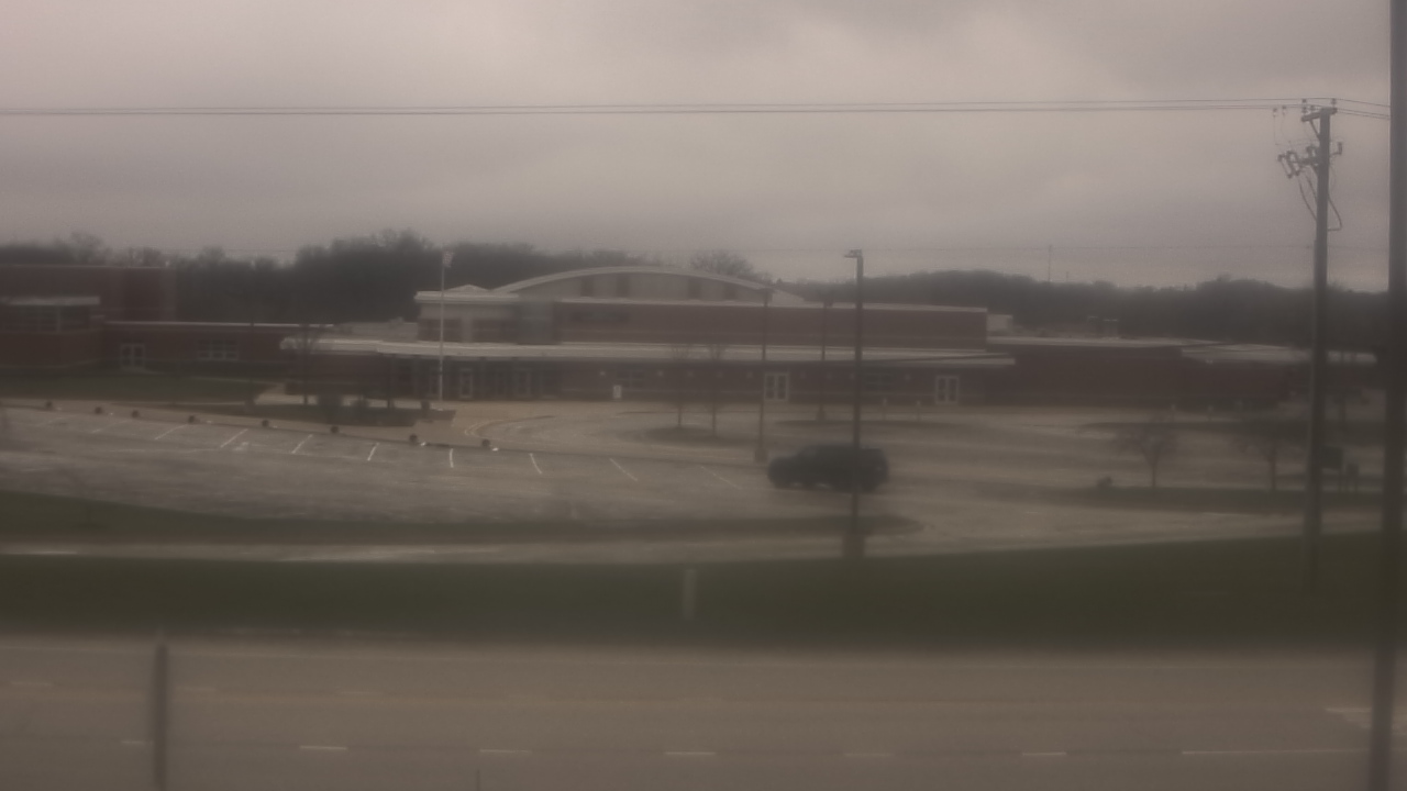 Thumbnail for current weather camera view from Fremont School District 79 in Mundelein, Illinois