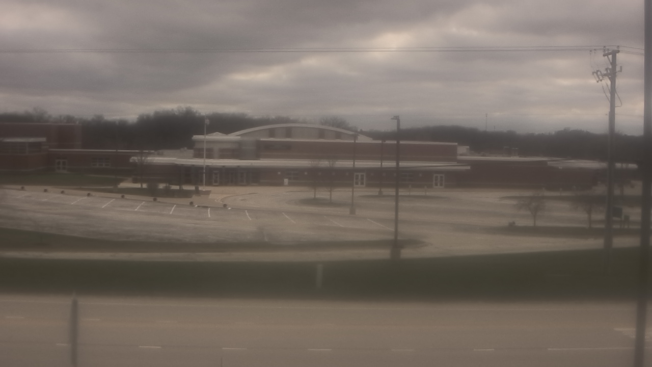 Thumbnail for current weather camera view from Fremont School District 79 in Mundelein, Illinois