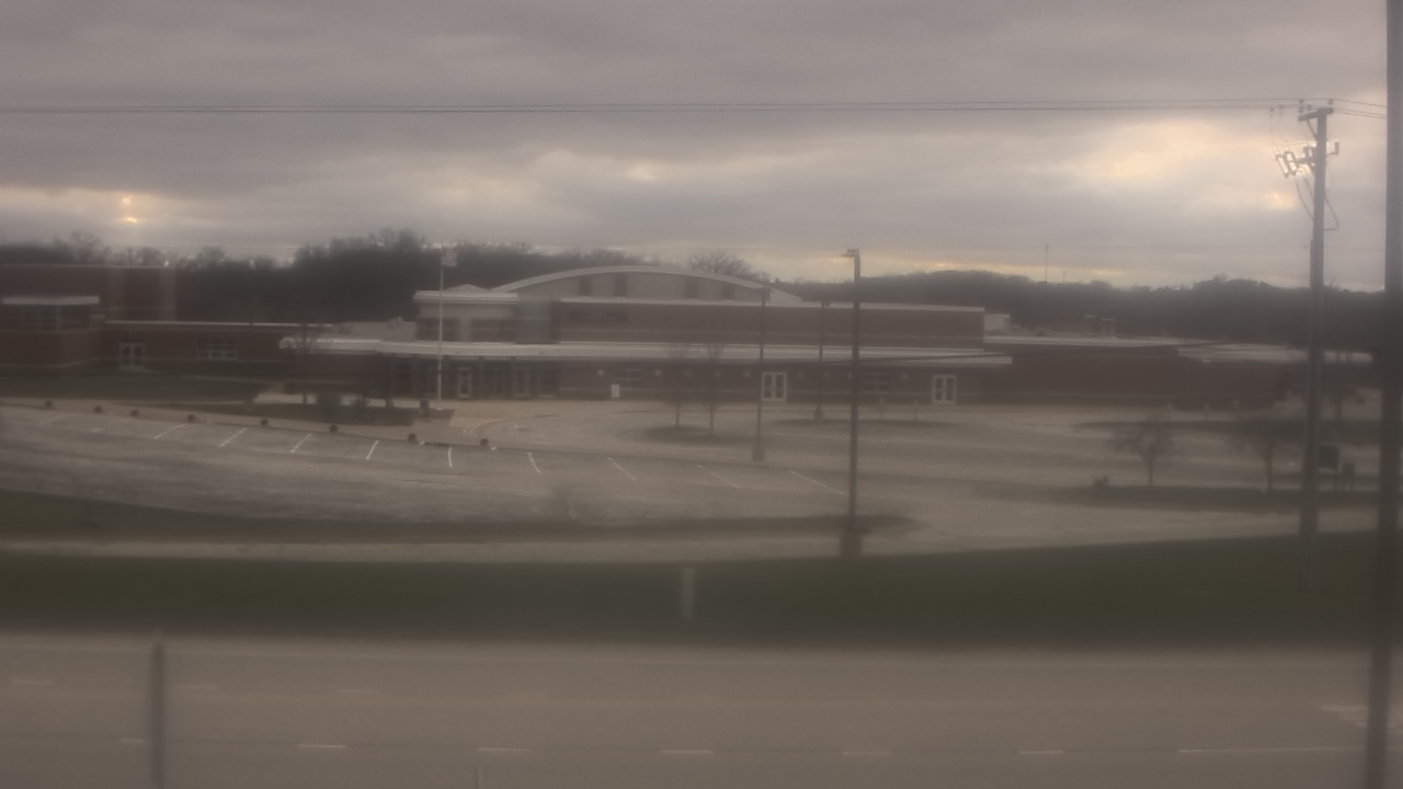 Thumbnail for current weather camera view from Fremont School District 79 in Mundelein, Illinois