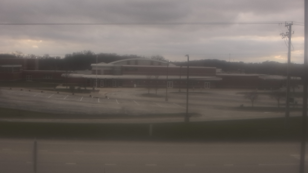 Thumbnail for current weather camera view from Fremont School District 79 in Mundelein, Illinois