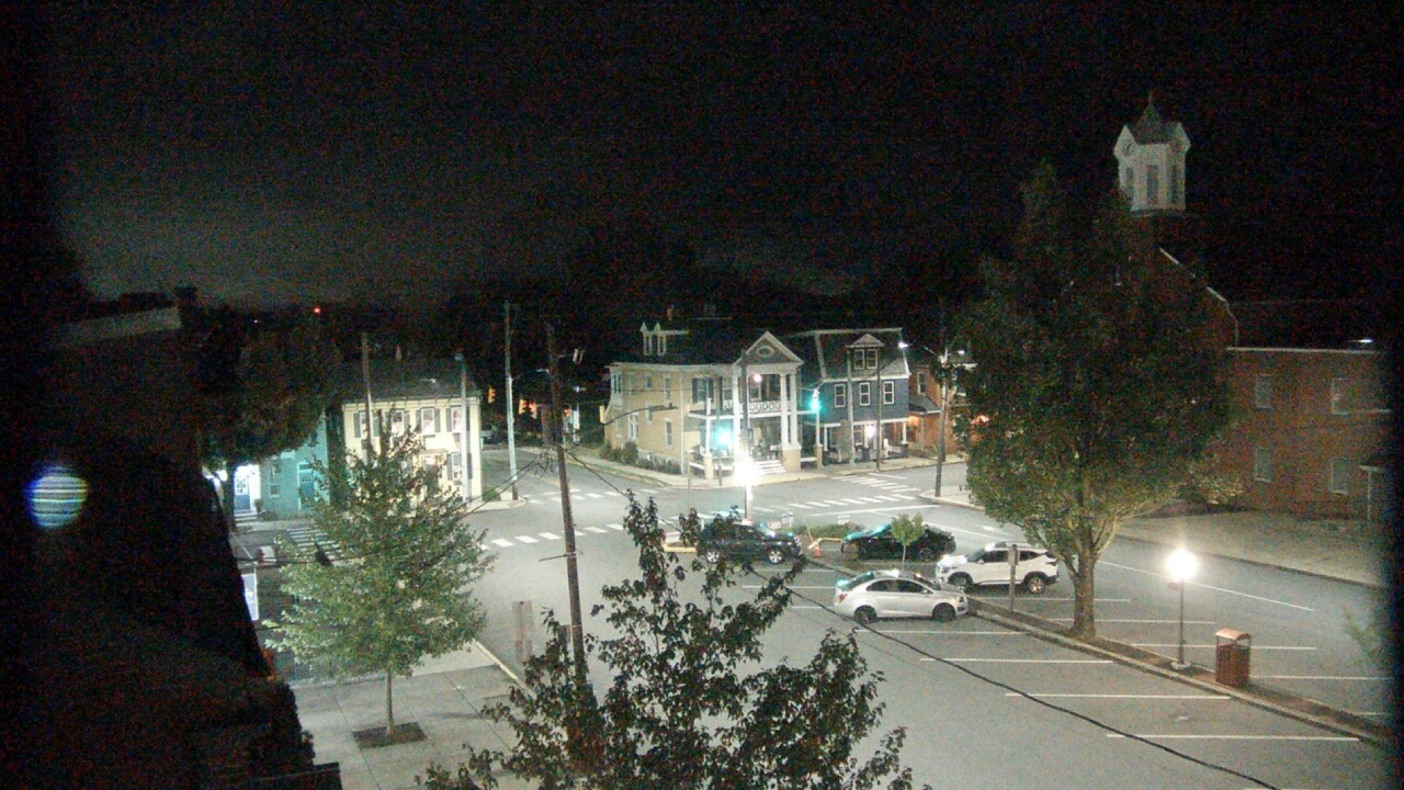 Thumbnail for current weather camera view from A&M Pizza in Manheim, Pennsylvania