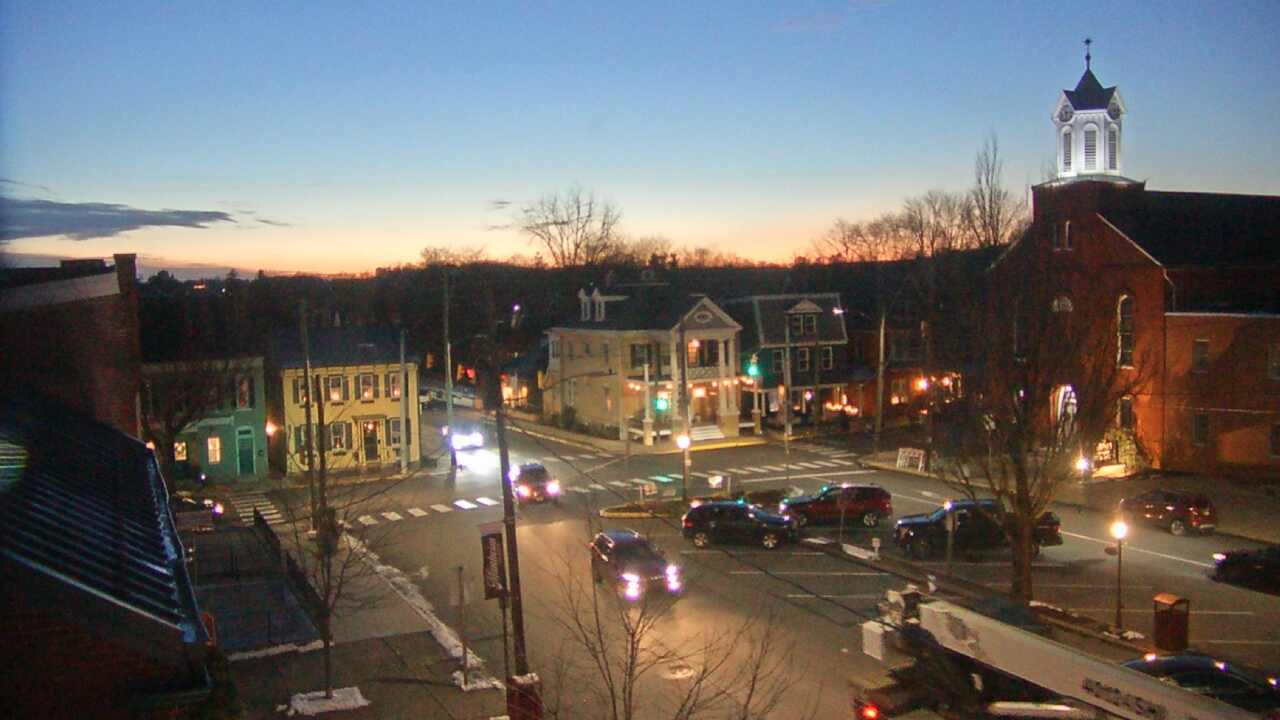 Thumbnail for current weather camera view from A&M Pizza in Manheim, Pennsylvania