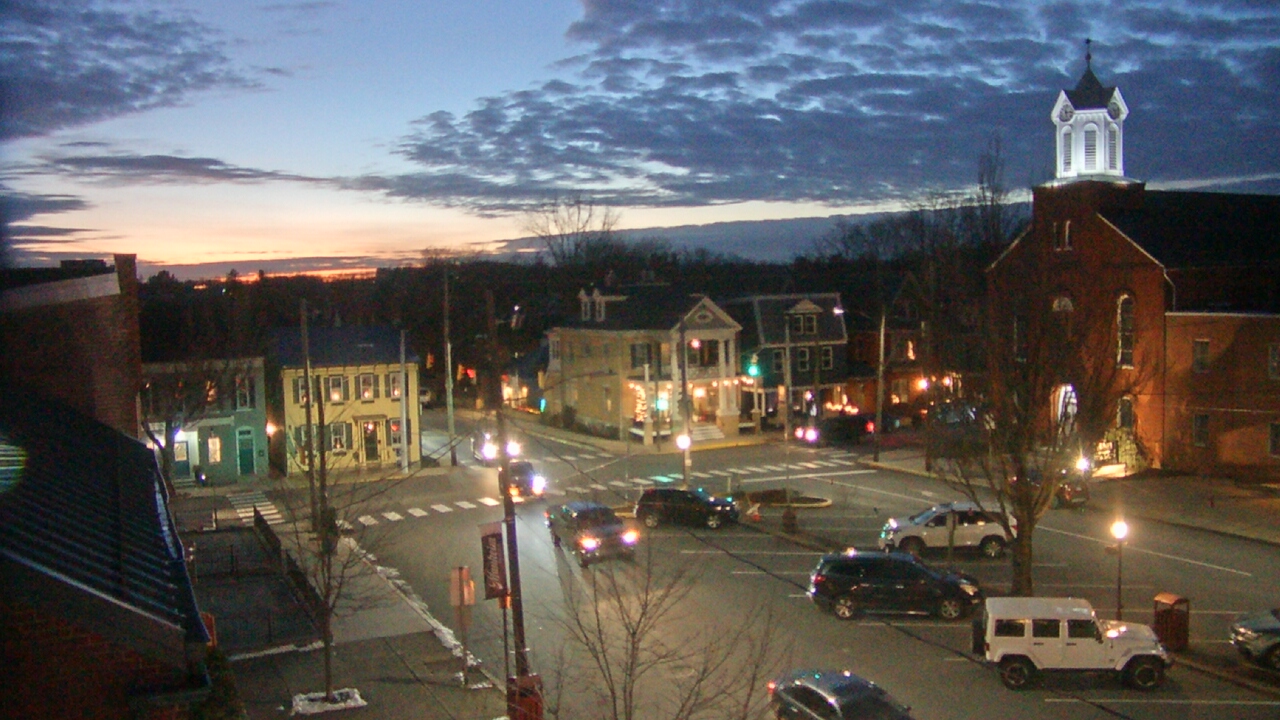 Thumbnail for current weather camera view from A&M Pizza in Manheim, Pennsylvania