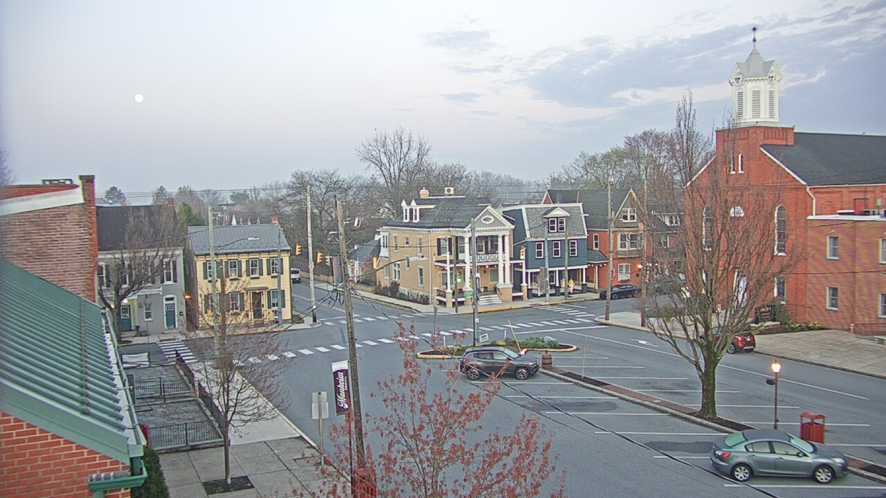 Thumbnail for current weather camera view from A&M Pizza in Manheim, Pennsylvania
