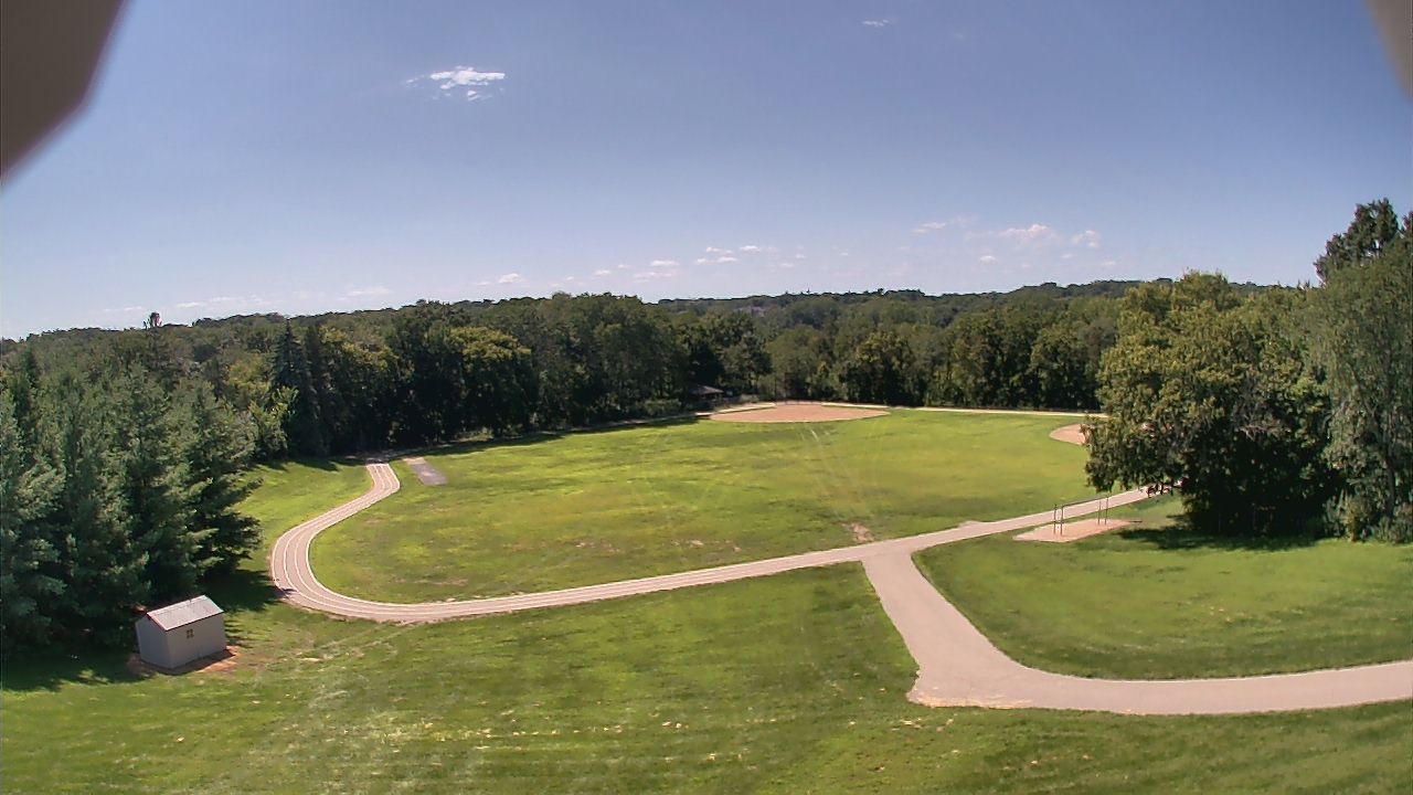 Thumbnail for current weather camera view from Scenic Heights ES in Minnetonka, Minnesota