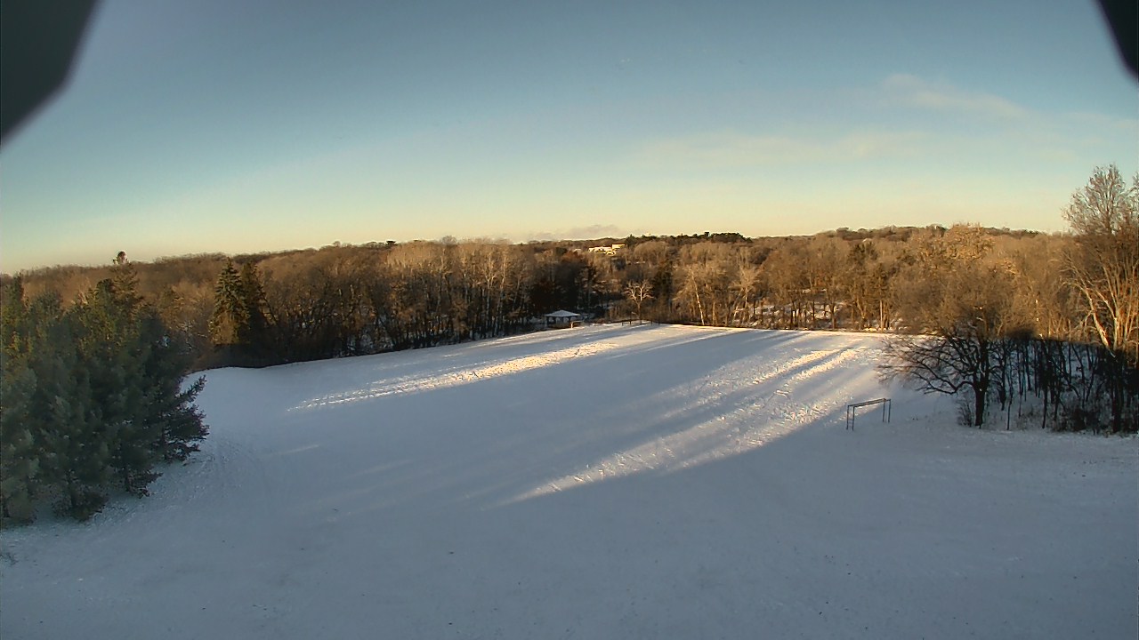 Thumbnail for current weather camera view from Scenic Heights ES in Minnetonka, Minnesota