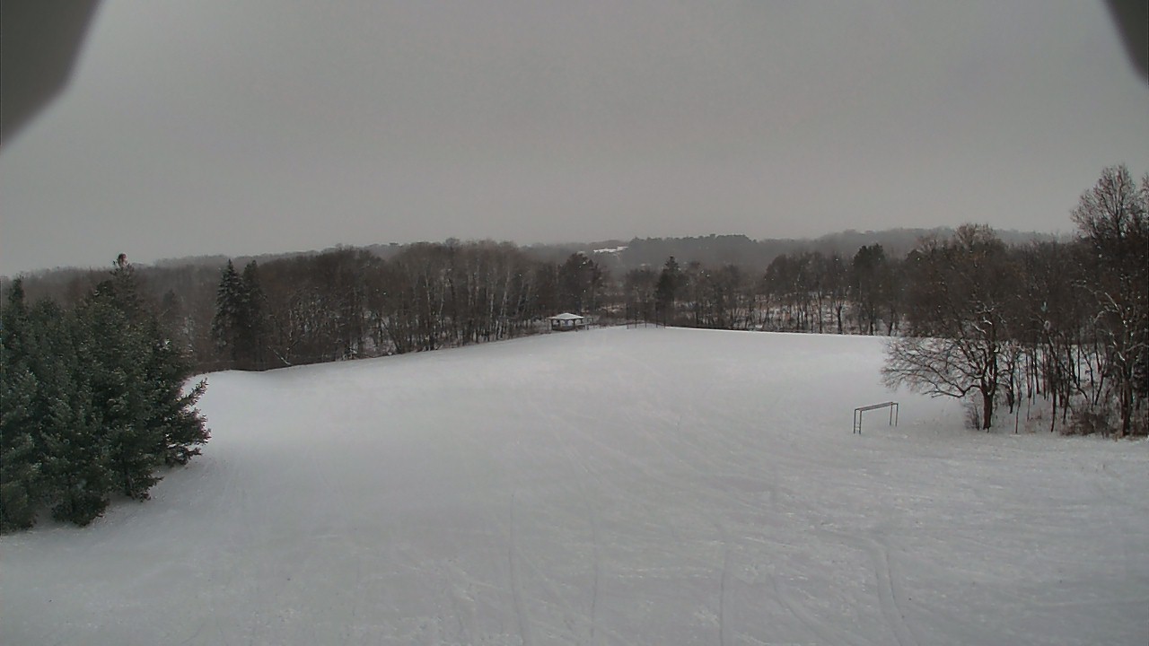 Thumbnail for current weather camera view from Scenic Heights ES in Minnetonka, Minnesota
