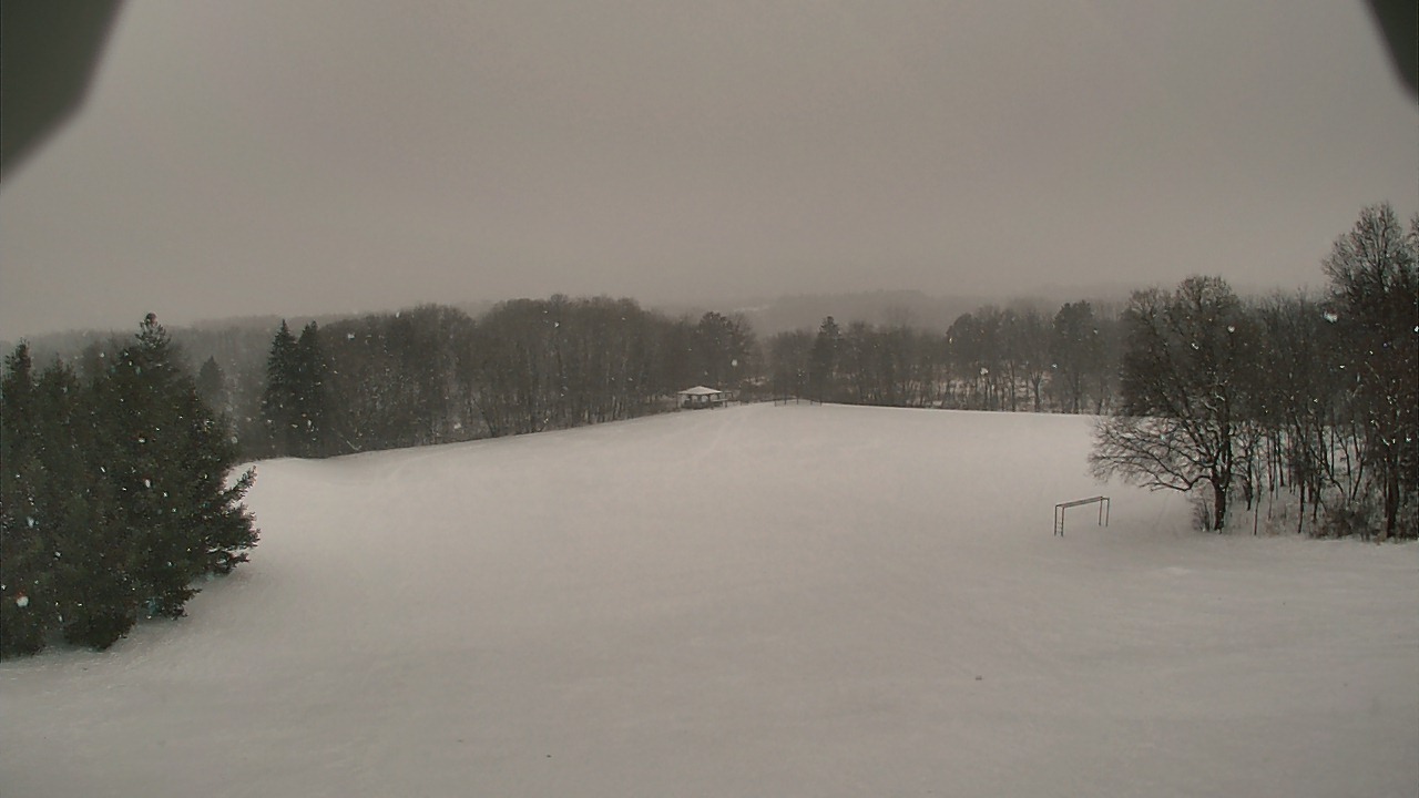 Thumbnail for current weather camera view from Scenic Heights ES in Minnetonka, Minnesota