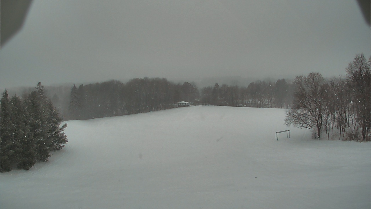 Thumbnail for current weather camera view from Scenic Heights ES in Minnetonka, Minnesota