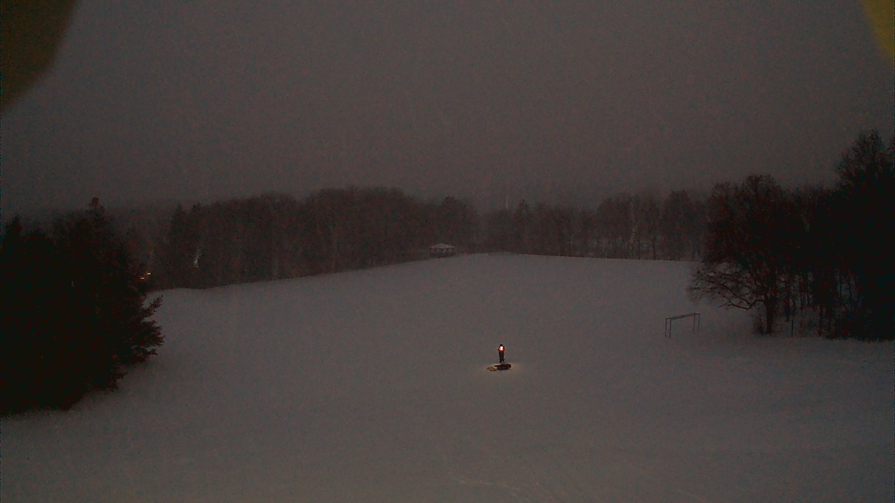 Thumbnail for current weather camera view from Scenic Heights ES in Minnetonka, Minnesota