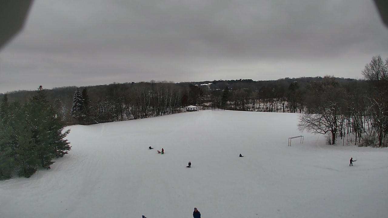 Thumbnail for current weather camera view from Scenic Heights ES in Minnetonka, Minnesota