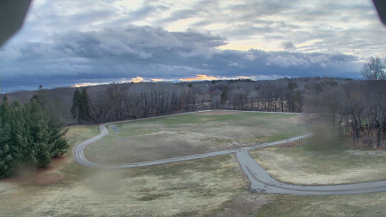 Thumbnail for current weather camera view from Scenic Heights ES in Minnetonka, Minnesota