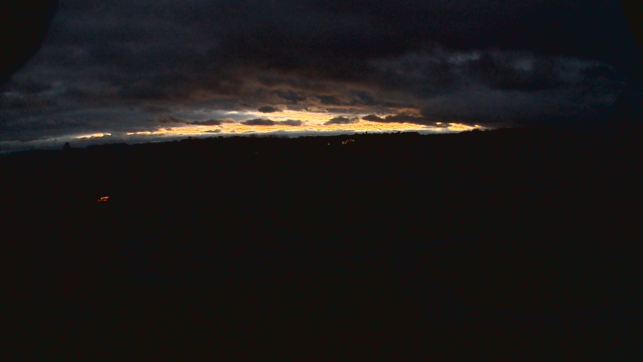 Thumbnail for current weather camera view from Scenic Heights ES in Minnetonka, Minnesota