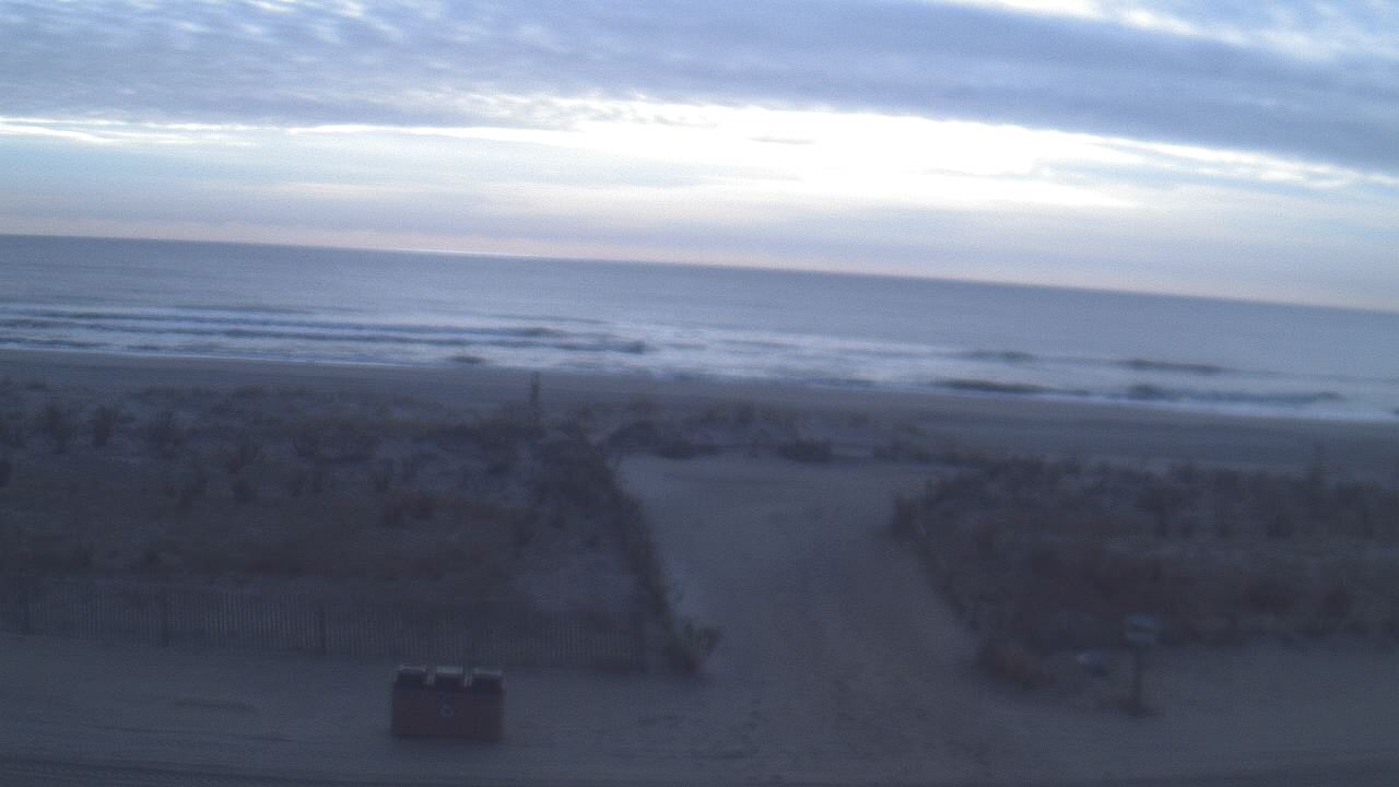 Thumbnail for current weather camera view from Beach Patrol HQ in Margate City, New Jersey