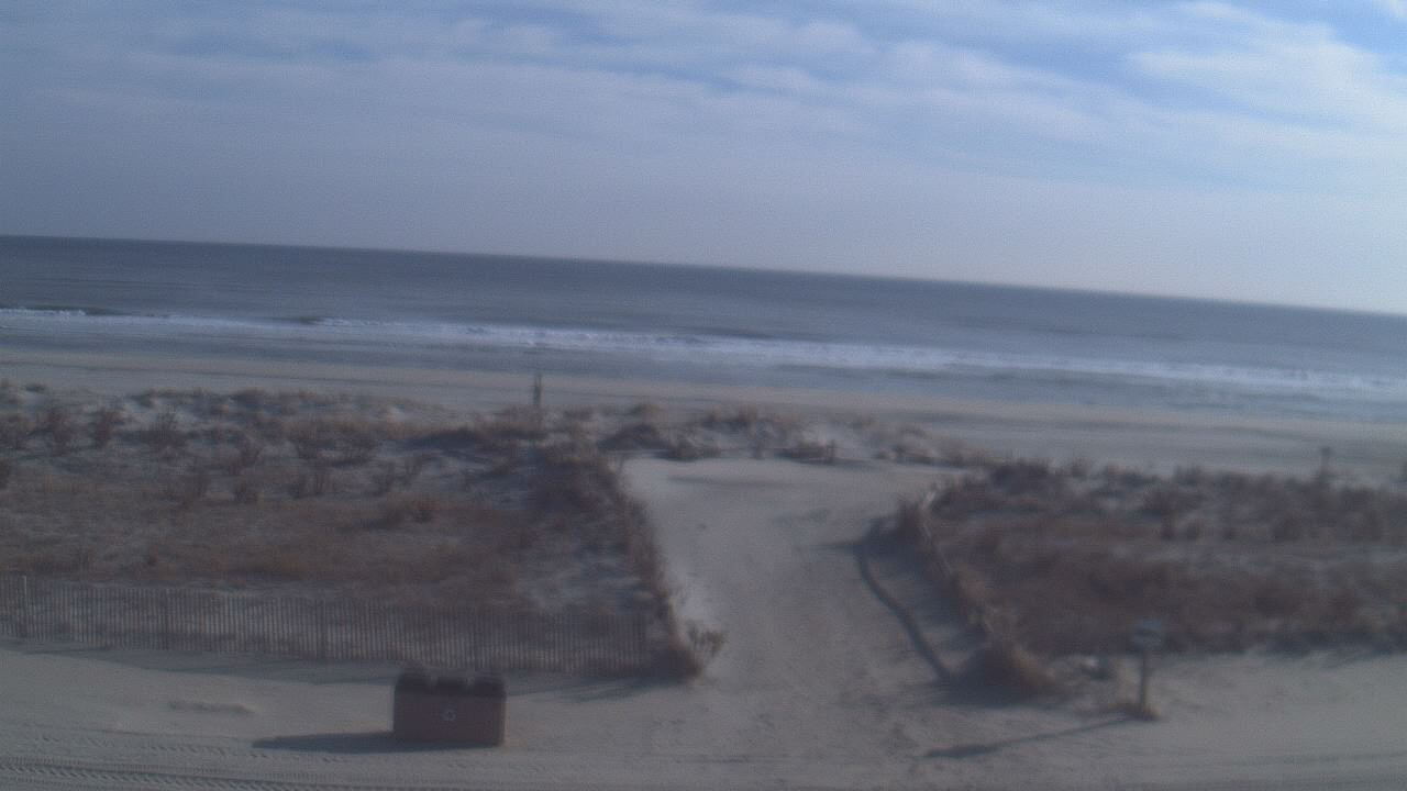 Thumbnail for current weather camera view from Beach Patrol HQ in Margate City, New Jersey