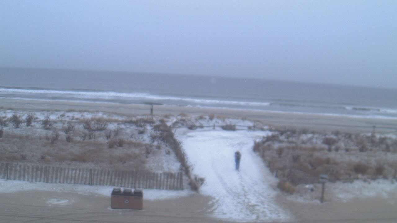 Thumbnail for current weather camera view from Beach Patrol HQ in Margate City, New Jersey