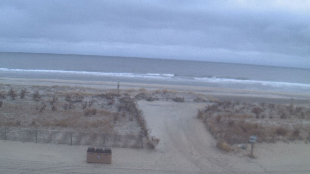 Thumbnail for current weather camera view from Beach Patrol HQ in Margate City, New Jersey