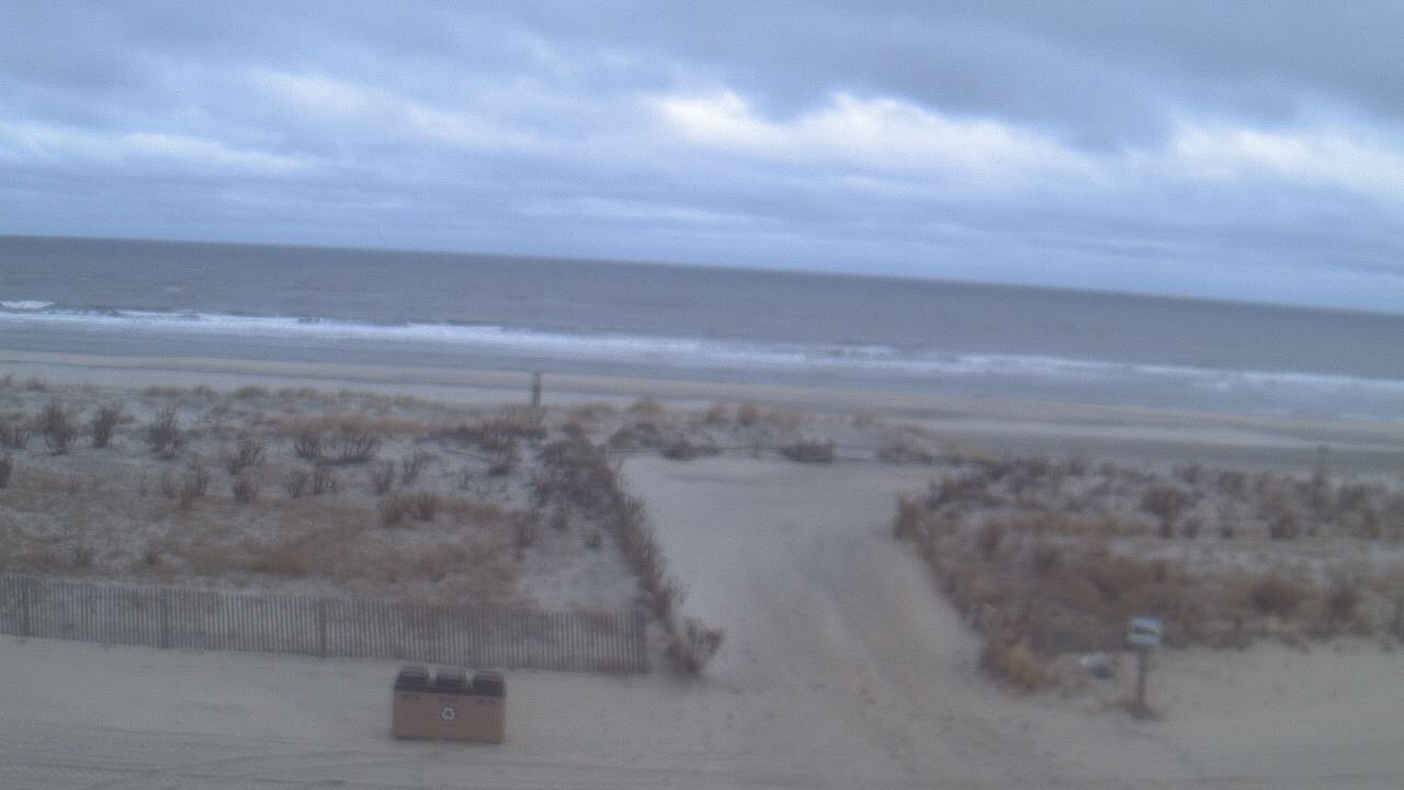 Thumbnail for current weather camera view from Beach Patrol HQ in Margate City, New Jersey