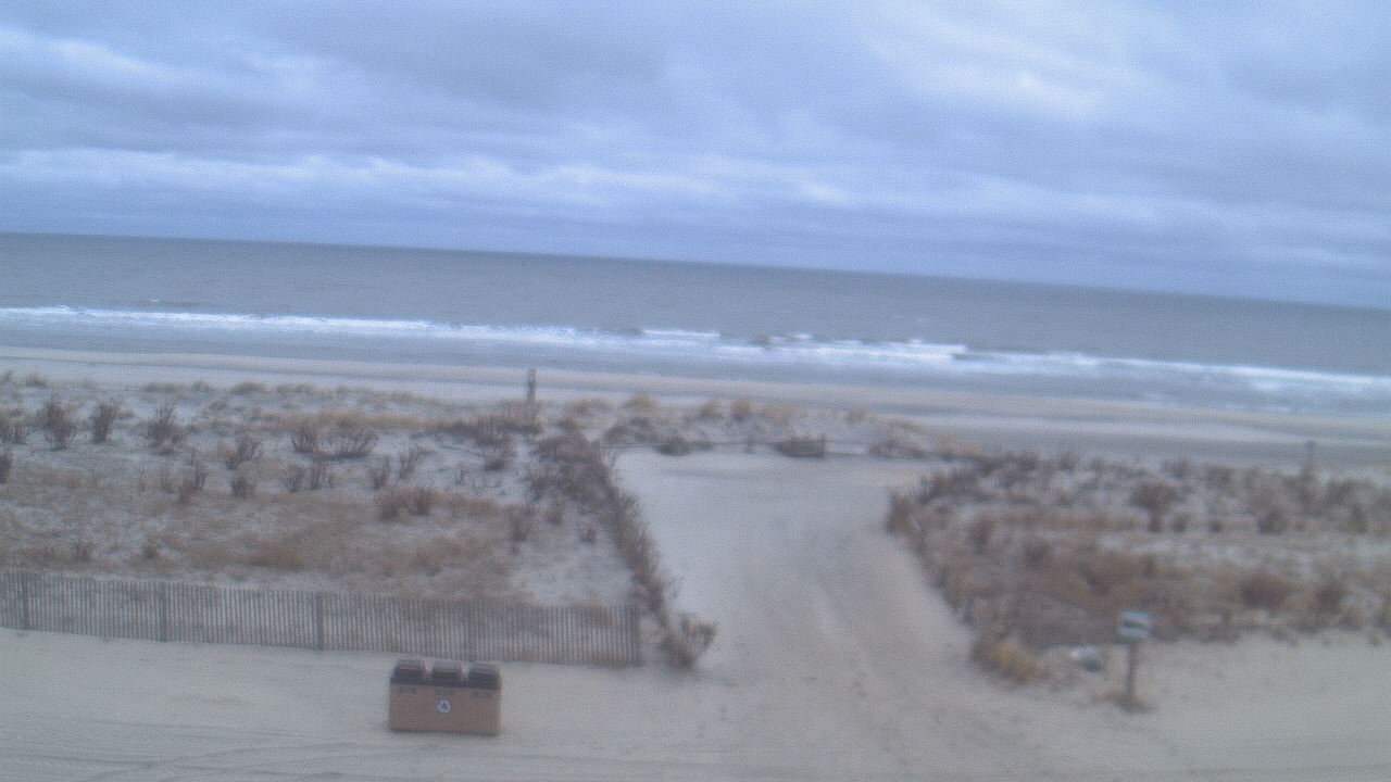 Thumbnail for current weather camera view from Beach Patrol HQ in Margate City, New Jersey