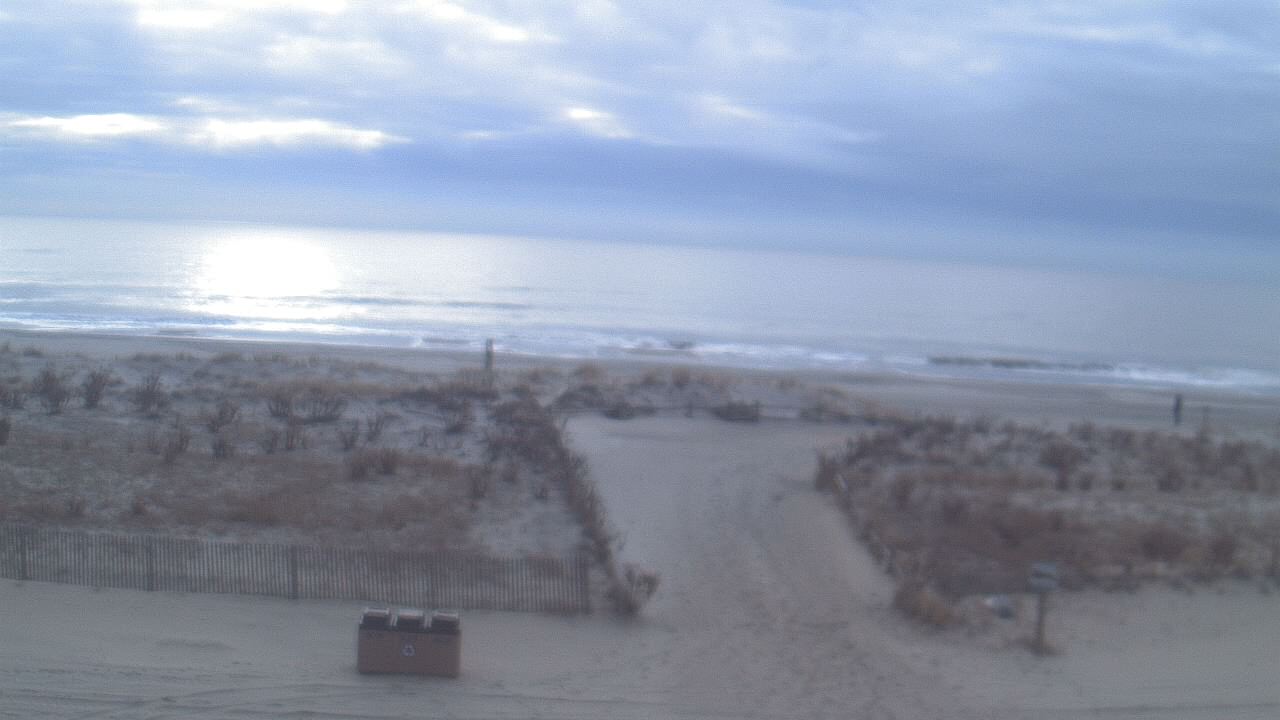 Thumbnail for current weather camera view from Beach Patrol HQ in Margate City, New Jersey