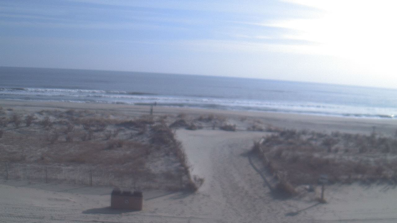 Thumbnail for current weather camera view from Beach Patrol HQ in Margate City, New Jersey
