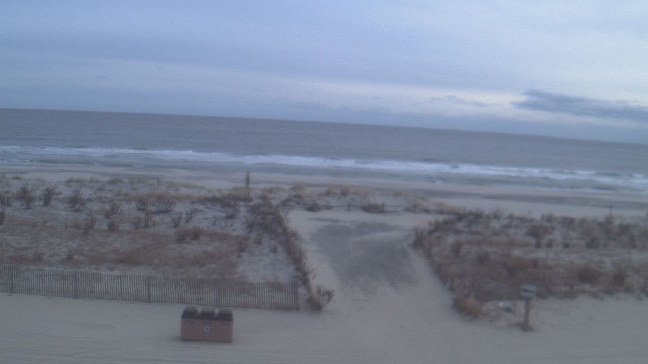 Thumbnail for current weather camera view from Beach Patrol HQ in Margate City, New Jersey