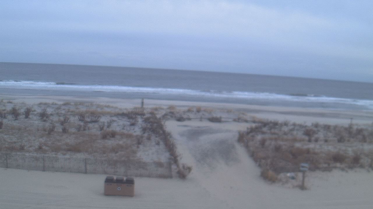 Thumbnail for current weather camera view from Beach Patrol HQ in Margate City, New Jersey