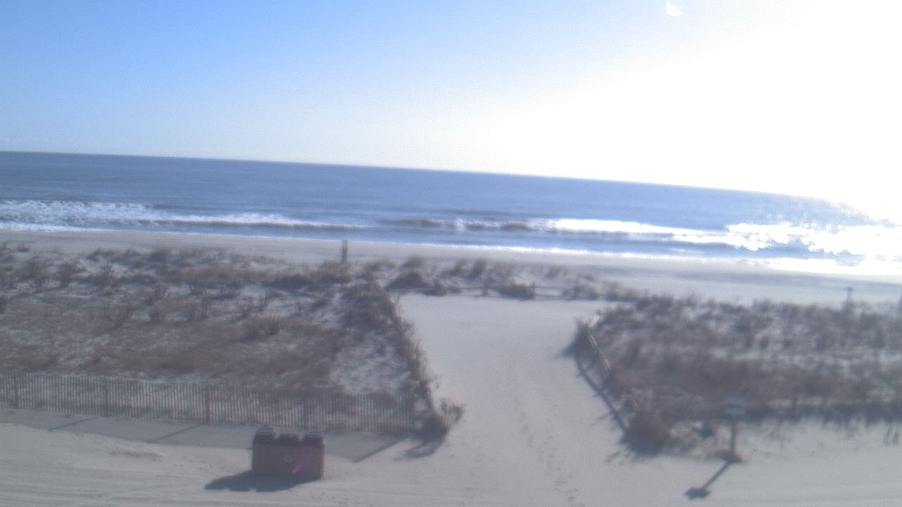 Thumbnail for current weather camera view from Beach Patrol HQ in Margate City, New Jersey