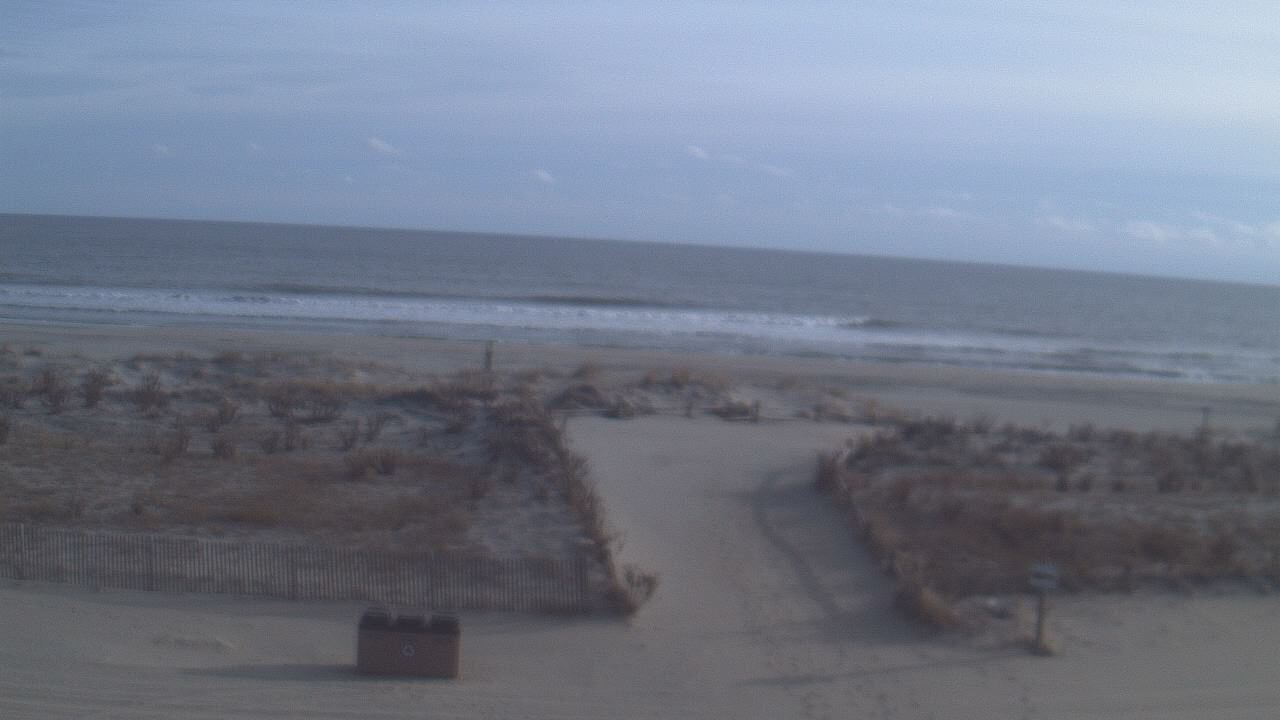 Thumbnail for current weather camera view from Beach Patrol HQ in Margate City, New Jersey