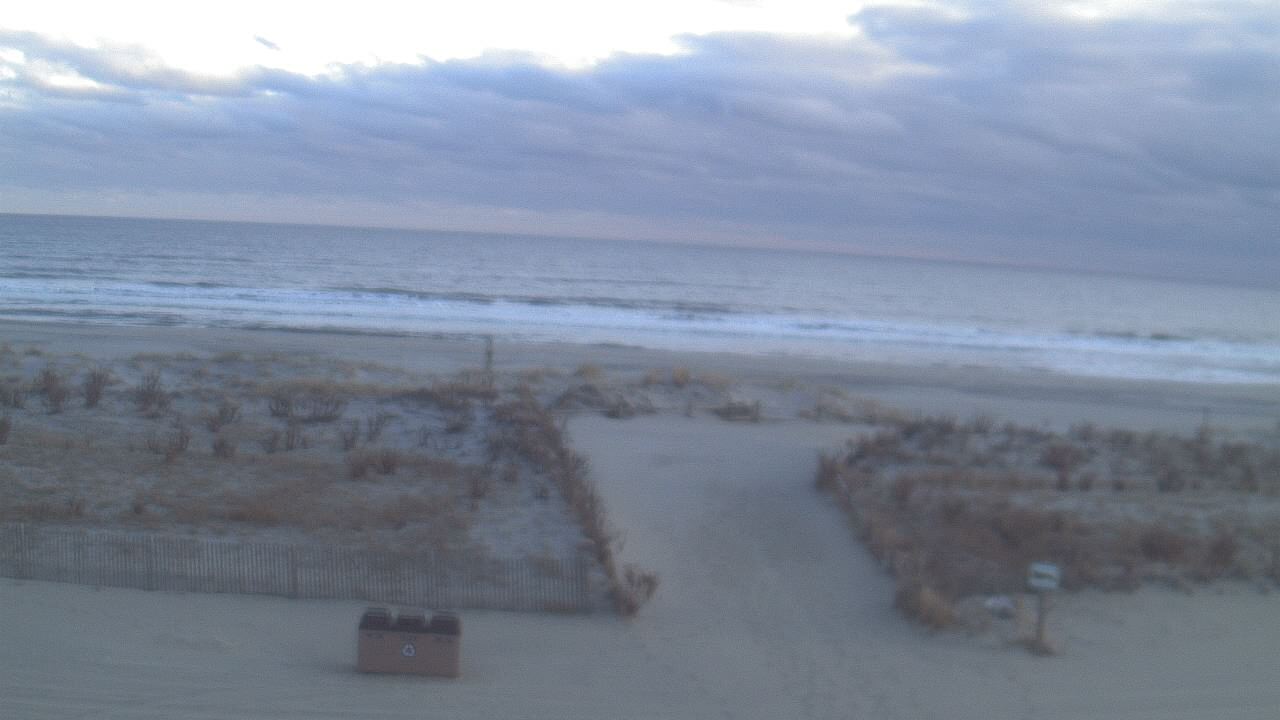 Thumbnail for current weather camera view from Beach Patrol HQ in Margate City, New Jersey