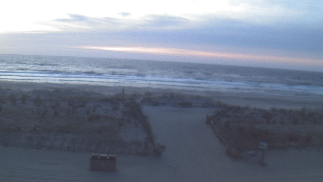 Thumbnail for current weather camera view from Beach Patrol HQ in Margate City, New Jersey