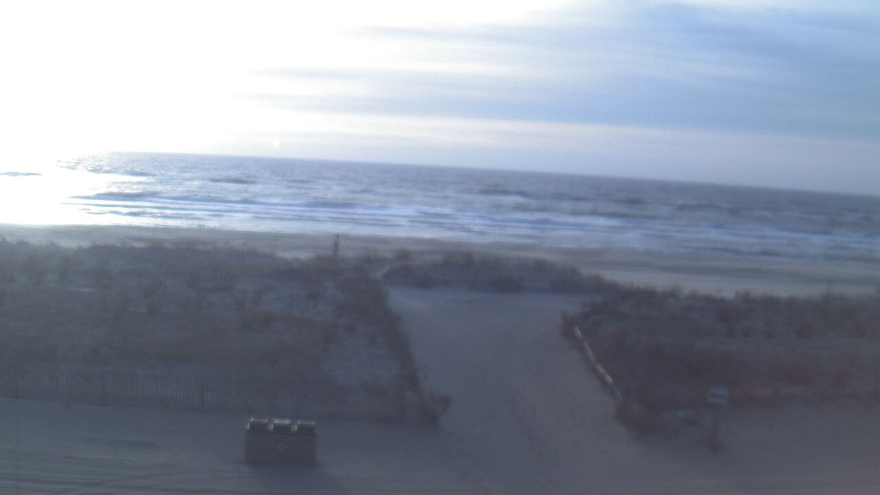 Thumbnail for current weather camera view from Beach Patrol HQ in Margate City, New Jersey