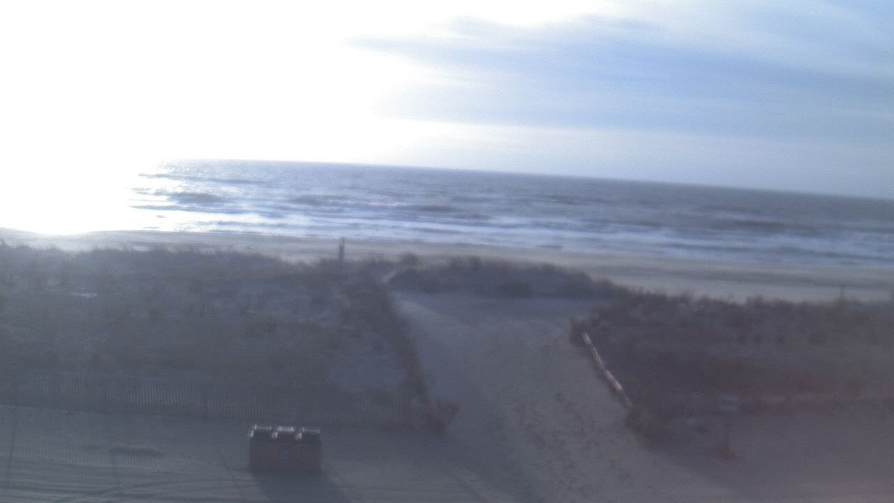 Thumbnail for current weather camera view from Beach Patrol HQ in Margate City, New Jersey