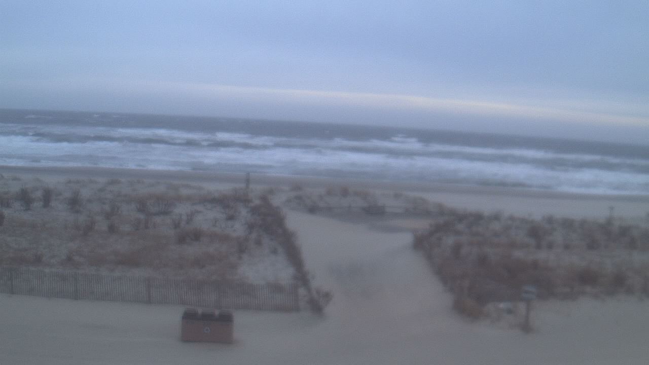 Thumbnail for current weather camera view from Beach Patrol HQ in Margate City, New Jersey