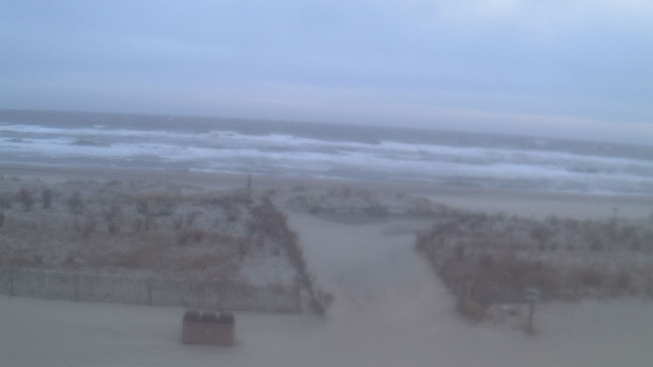 Thumbnail for current weather camera view from Beach Patrol HQ in Margate City, New Jersey