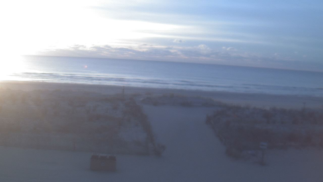 Thumbnail for current weather camera view from Beach Patrol HQ in Margate City, New Jersey
