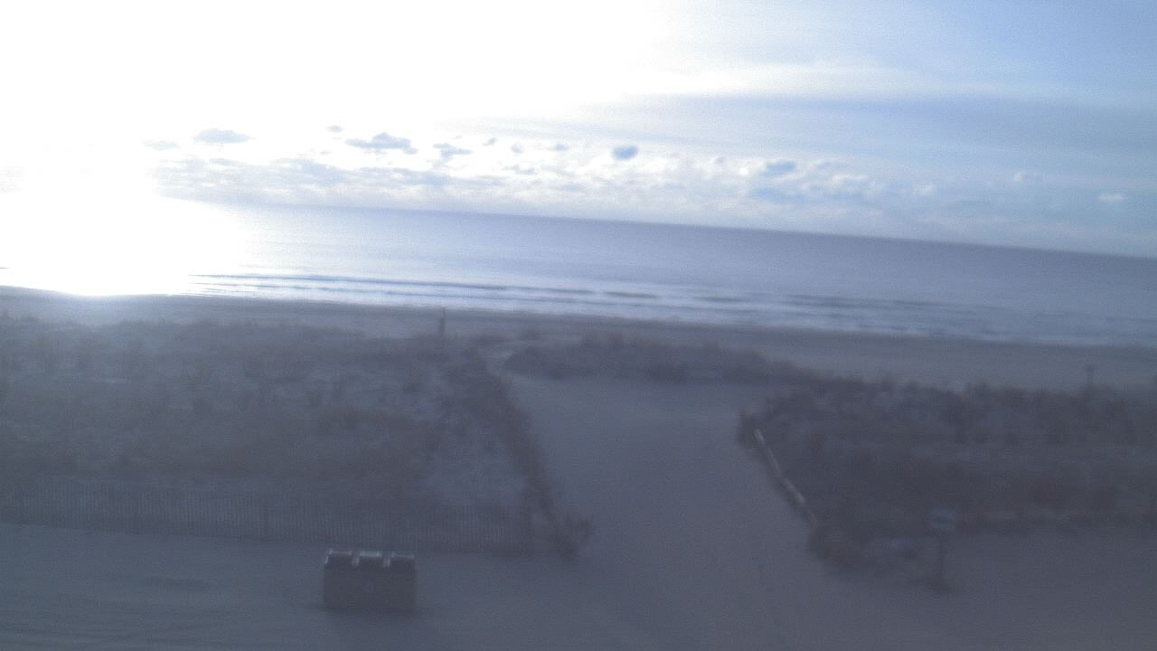 Thumbnail for current weather camera view from Beach Patrol HQ in Margate City, New Jersey