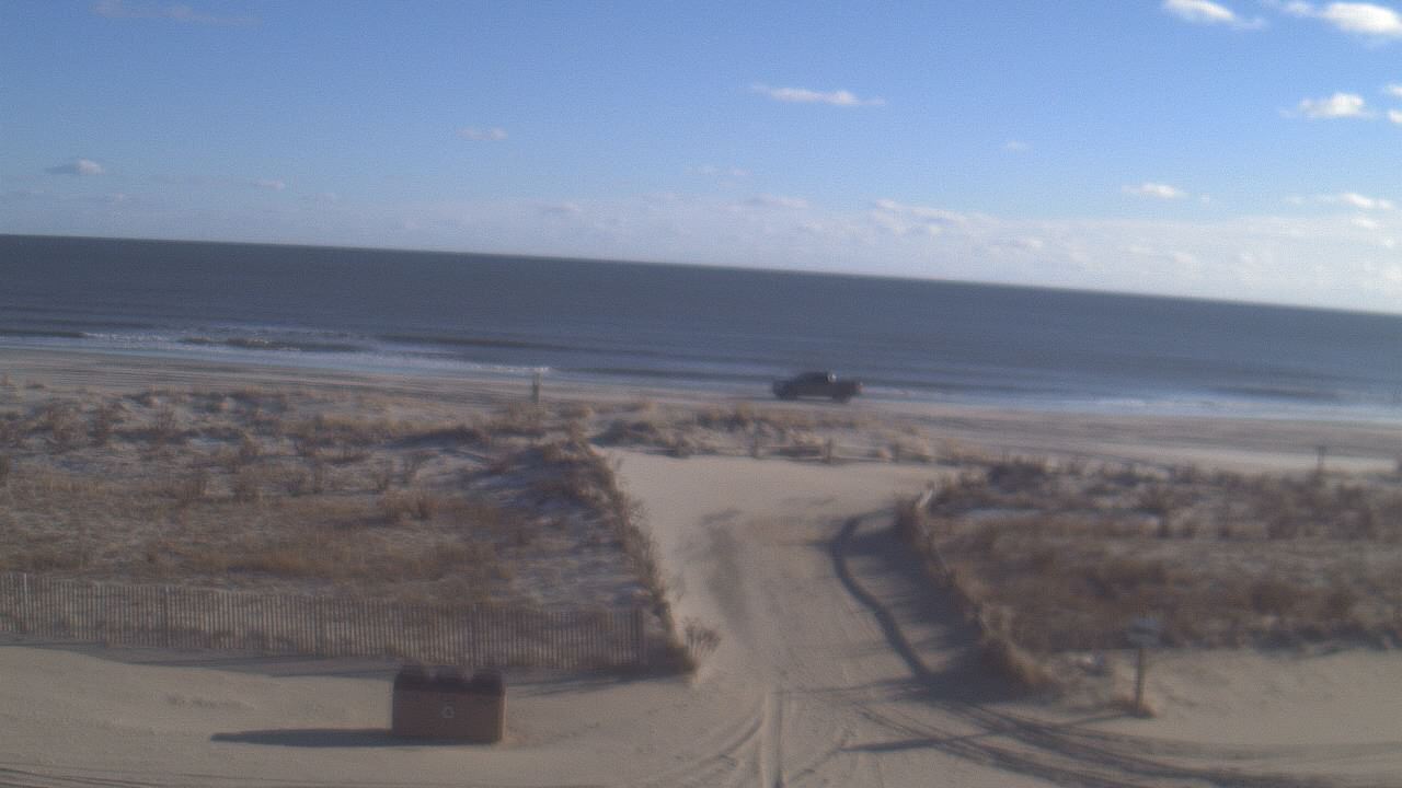 Thumbnail for current weather camera view from Beach Patrol HQ in Margate City, New Jersey
