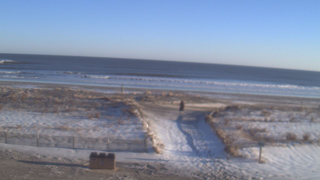 Thumbnail for current weather camera view from Beach Patrol HQ in Margate City, New Jersey