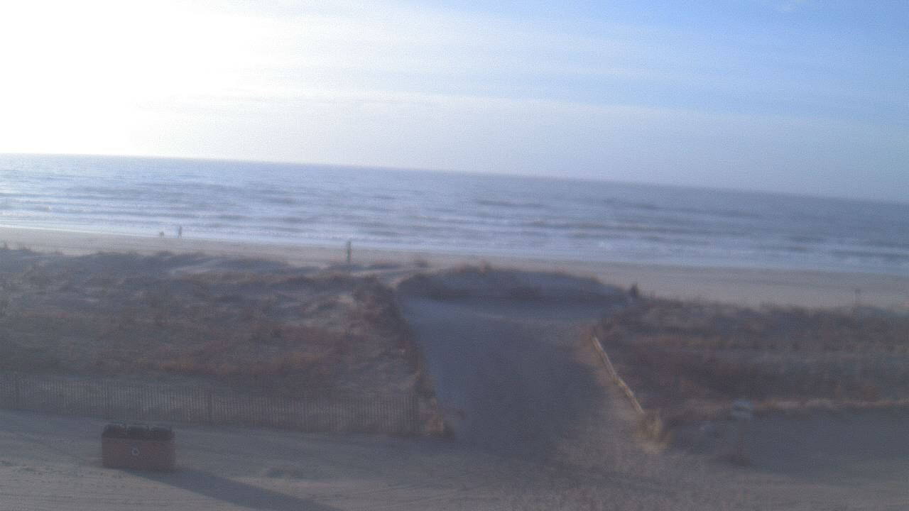 Thumbnail for current weather camera view from Beach Patrol HQ in Margate City, New Jersey