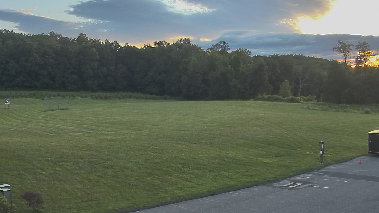 Thumbnail for current weather camera view from Marvelwood School in Kent, Connecticut