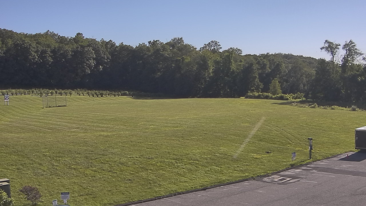 Thumbnail for current weather camera view from Marvelwood School in Kent, Connecticut