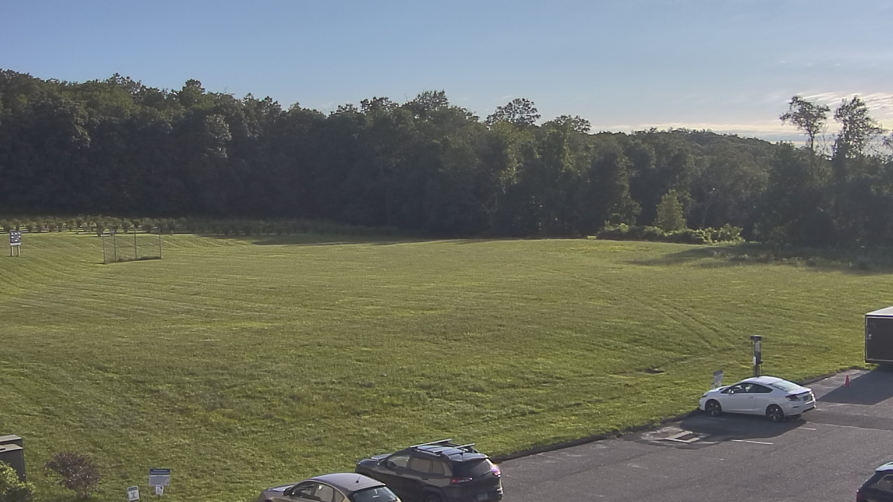 Thumbnail for current weather camera view from Marvelwood School in Kent, Connecticut