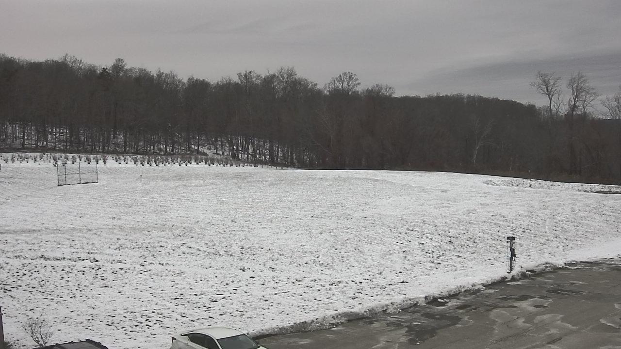 Thumbnail for current weather camera view from Marvelwood School in Kent, Connecticut