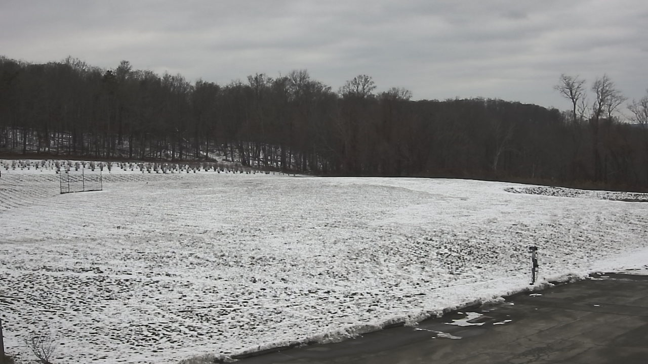 Thumbnail for current weather camera view from Marvelwood School in Kent, Connecticut
