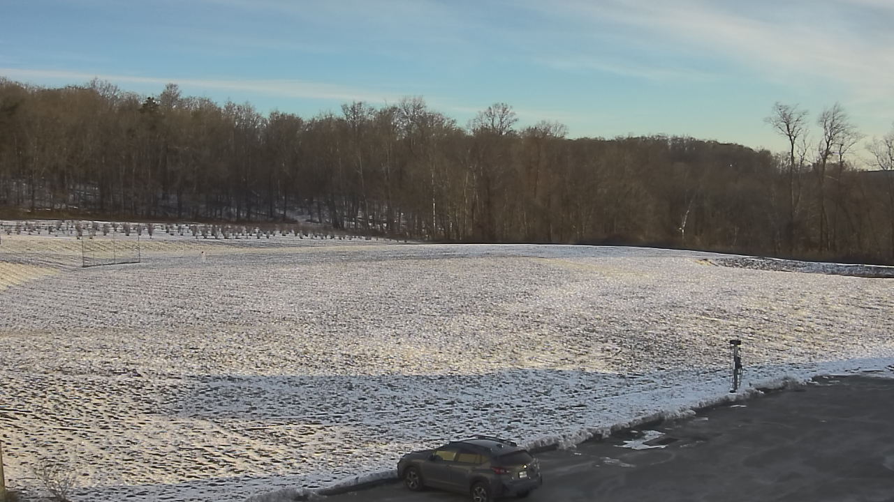 Thumbnail for current weather camera view from Marvelwood School in Kent, Connecticut