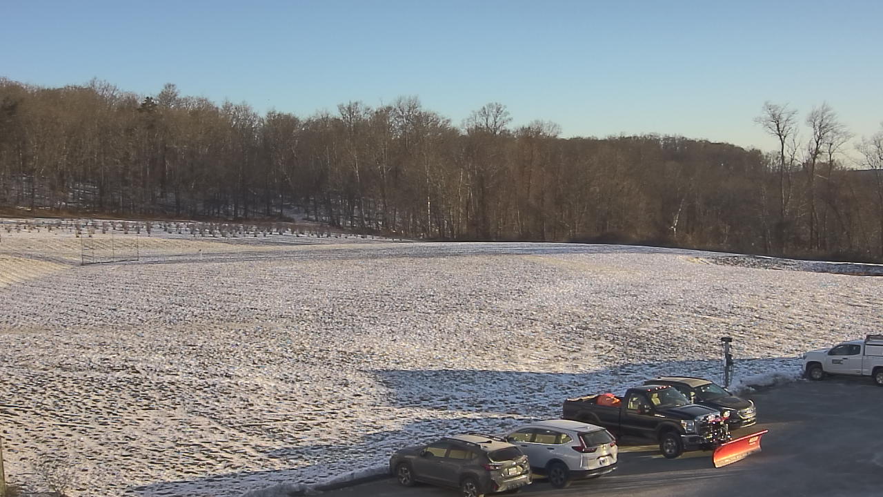 Thumbnail for current weather camera view from Marvelwood School in Kent, Connecticut