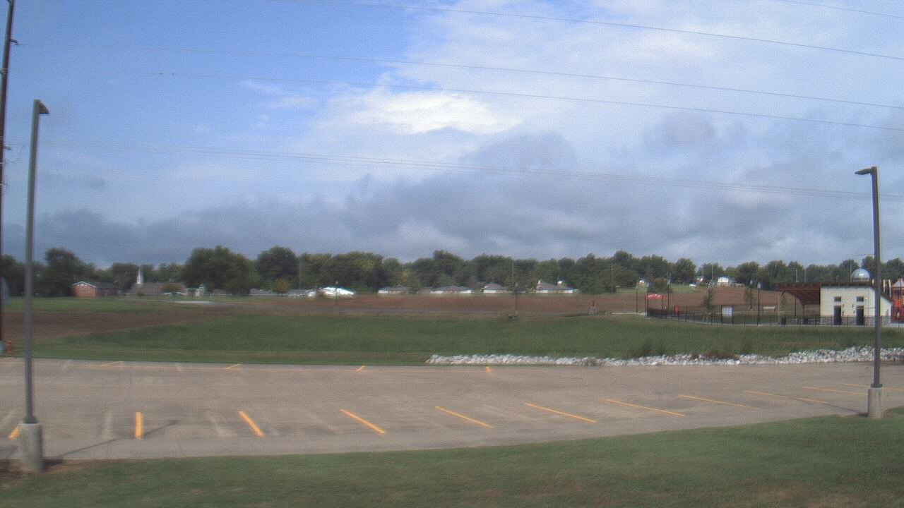 Thumbnail for current weather camera view from West ES in Mount Vernon, Indiana