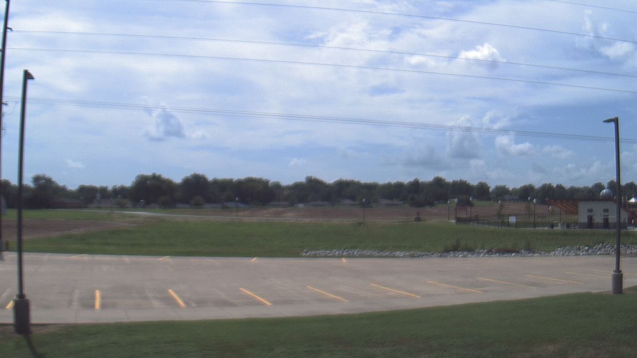 Thumbnail for current weather camera view from West ES in Mount Vernon, Indiana