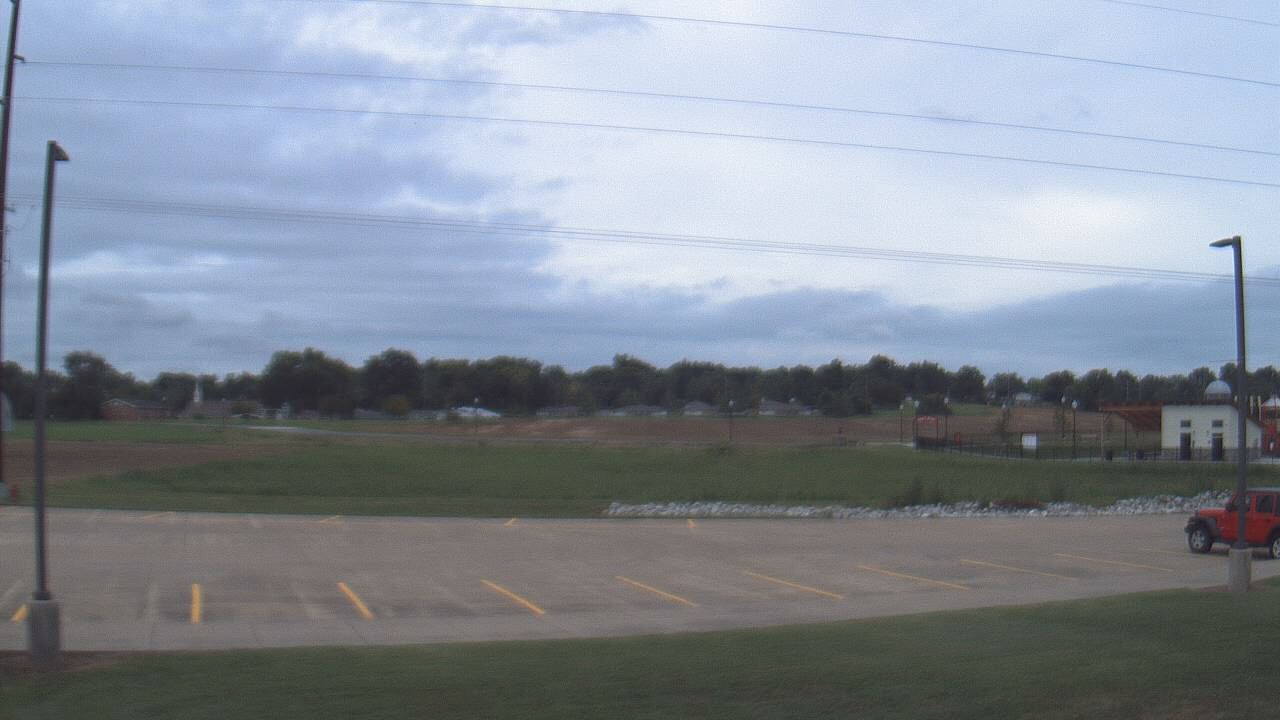 Thumbnail for current weather camera view from West ES in Mount Vernon, Indiana